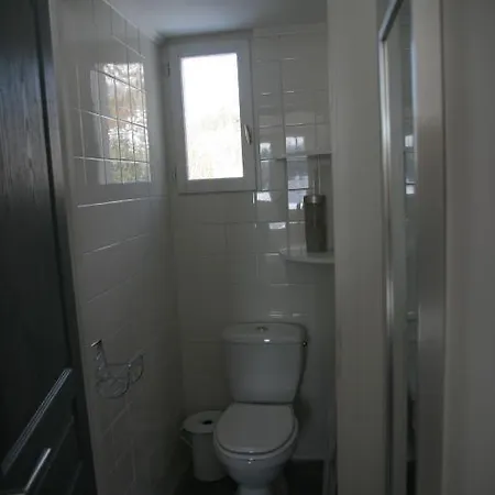 Les Hauts De L'escoulaou Guest house